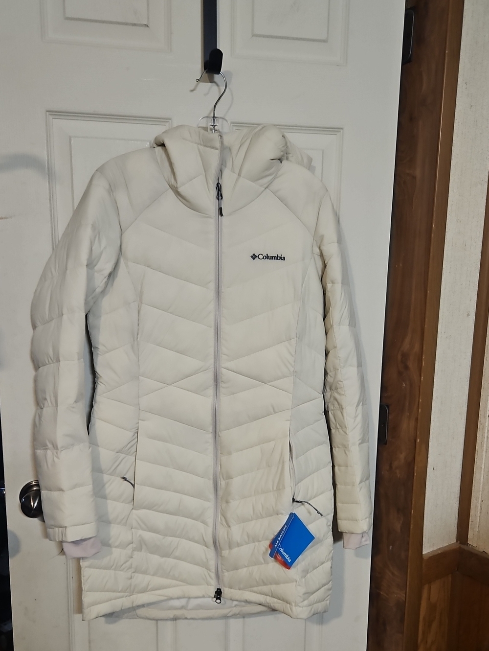 Columbia Women's Joy Peak II Mid Jacket: CREAM: NEW WITH TAGS: SIZE SMALL